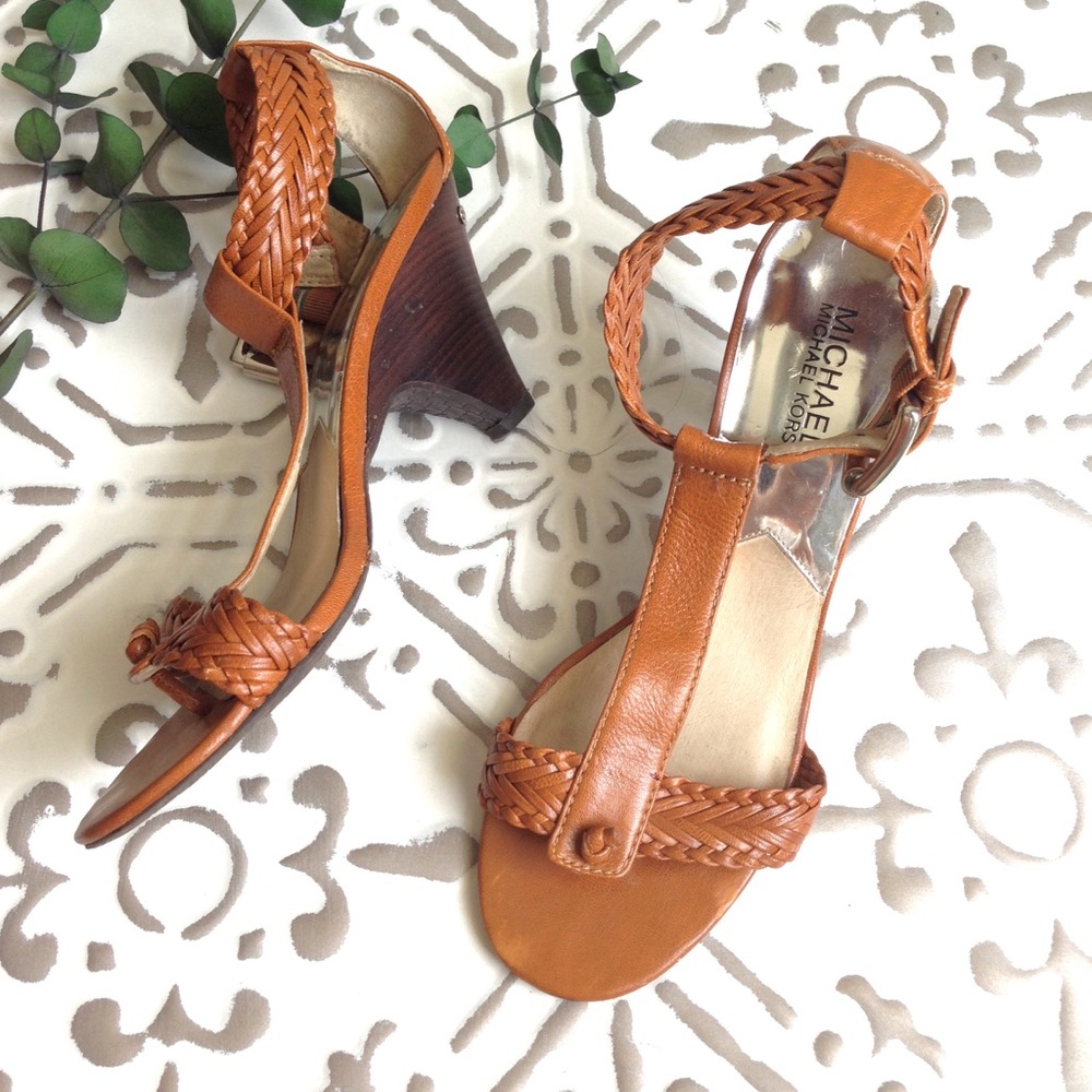 Super cute MICHAEL Michael Kors sandals